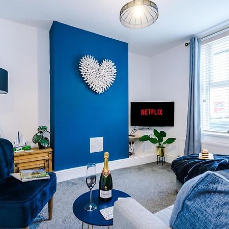 Spacious 2-Bed City-Centre Cottage In Chester By 53 Degrees Property - Ideal For Groups & Couples - Sleeps 6 Екстериор снимка