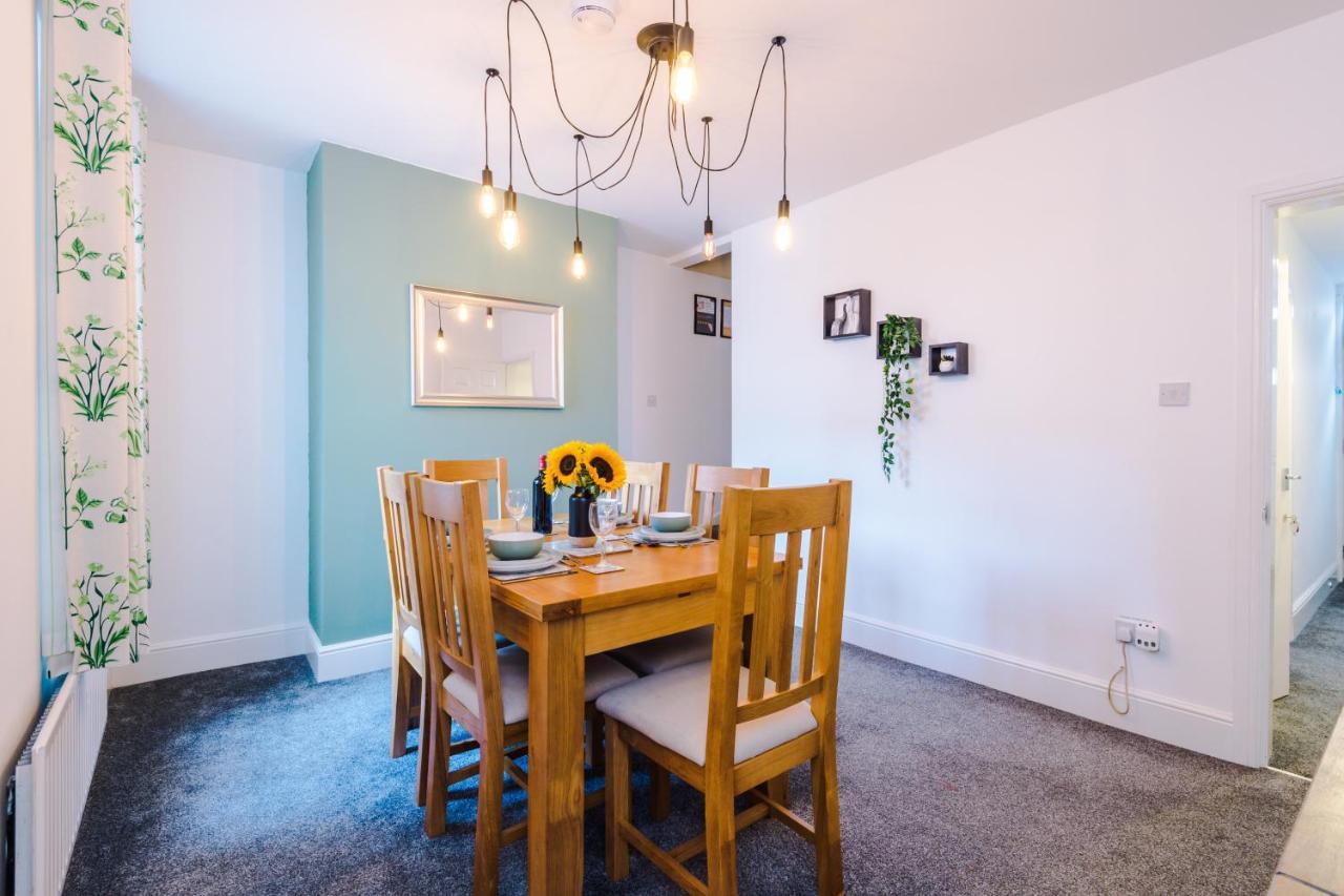 Spacious 2-Bed City-Centre Cottage In Chester By 53 Degrees Property - Ideal For Groups & Couples - Sleeps 6 Екстериор снимка