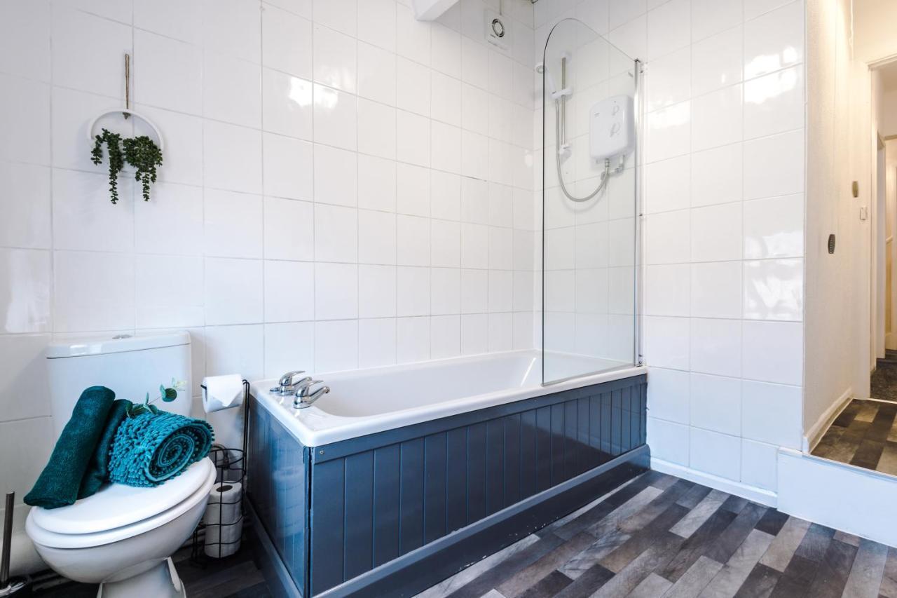Spacious 2-Bed City-Centre Cottage In Chester By 53 Degrees Property - Ideal For Groups & Couples - Sleeps 6 Екстериор снимка